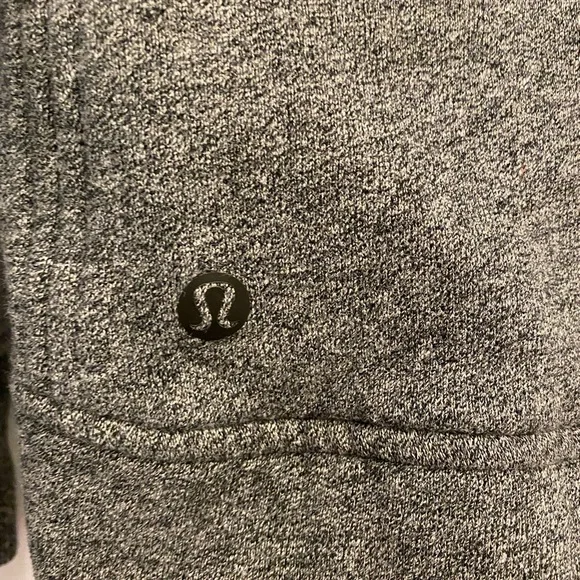 Lululemon pull over - Picture 4 of 4